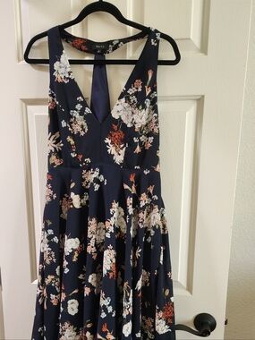 Verty Halter Floral Dress Large